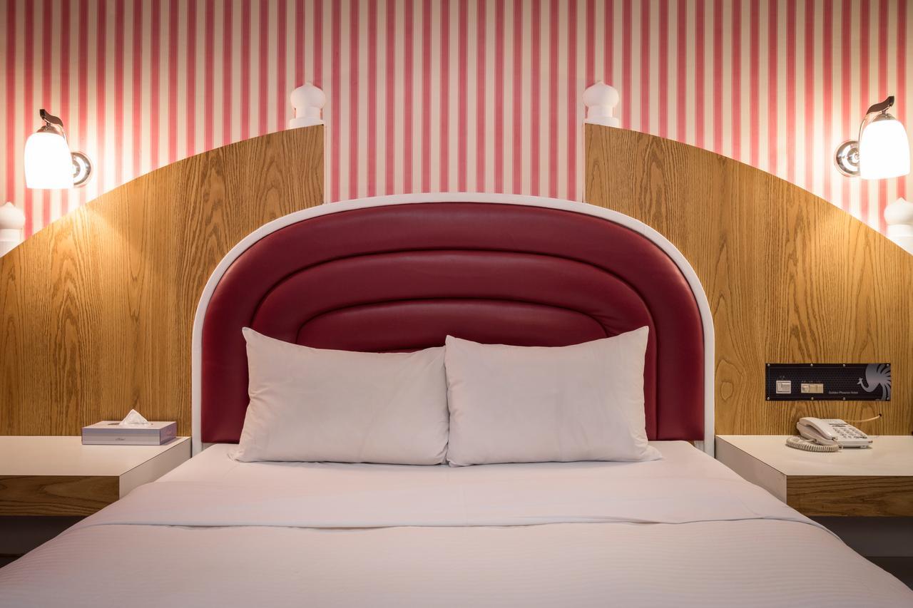 Golden Phoenix Hotel Каосюн Екстериор снимка